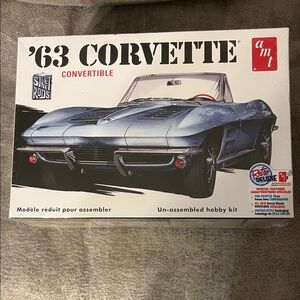 NIP AMT '63 Corvette Convertible Model Kit